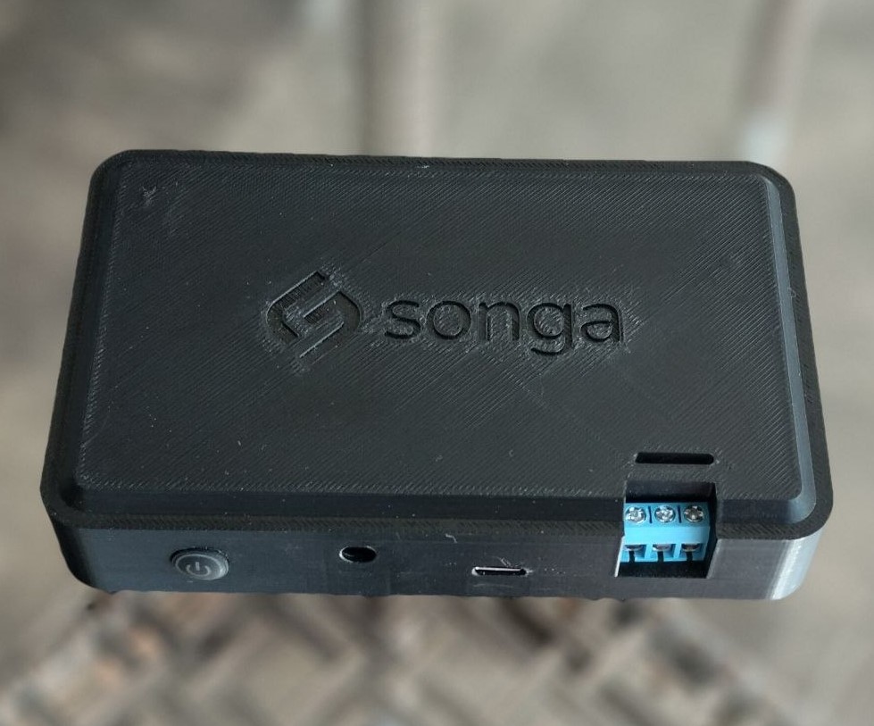 Final hub device enclosure